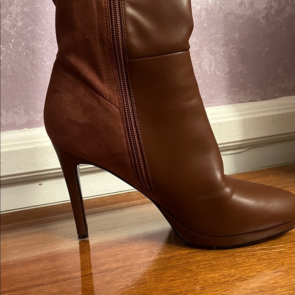 Modatope SZ 9.5 Half Leather Half Suede Chic Brown 4” Heeled Boots - Picture 12 of 14